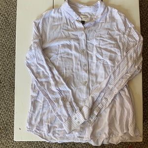 🌺3 for $10 Purple and white button down